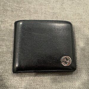 Gucci Bi-Fold Leather Wallet with Interlocking GG Logo - Black